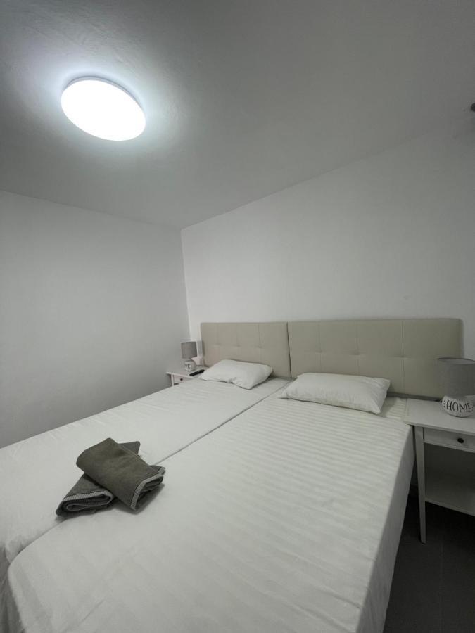 Apartamentos Elena Лахарес Екстер'єр фото